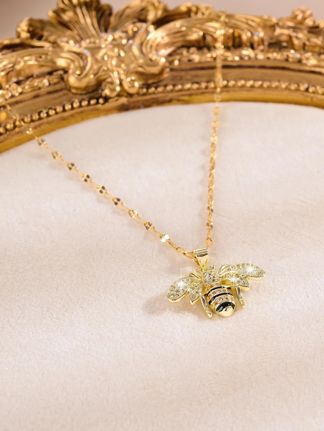 1pc Exquisite Rhinestone Bee Charm Necklace Dainty Necklace Novelty Necklace